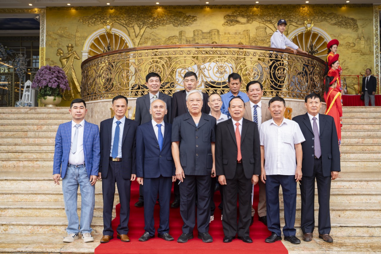 Đại hội Đại biểu Doanh nhân họ Mai Việt Nam lần thứ I nhiệm kỳ 2024-2029 thành công tốt đẹp.