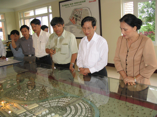 Bộ trưởng đầu tiên Bộ TN & MT Mai Ái Trực 