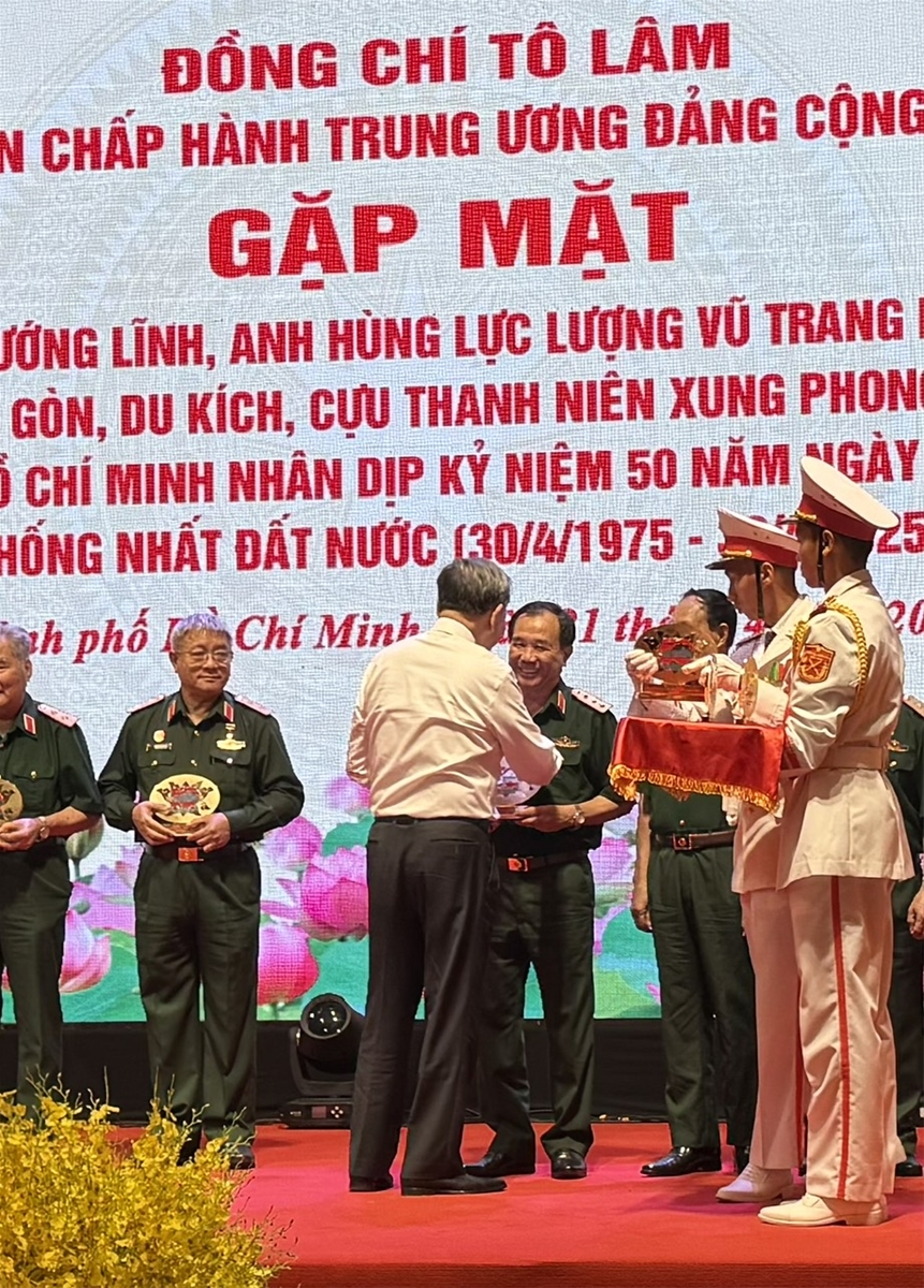 Tổng Bí thư Tô Lâm gặp mặt đại biểu tướng lĩnh, Anh hùng lực lượng vũ trang nhân dân...