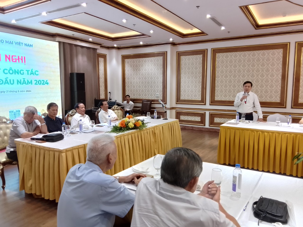 HỘI ĐỒNG HỌ MAI VIỆT NAM  SƠ KẾT 5 THÁNG ĐẦU NĂM  BÀN NHIỆM VỤ TRỌNG TÂM NHỮNG THÁNG CUỐI NĂM 2024.