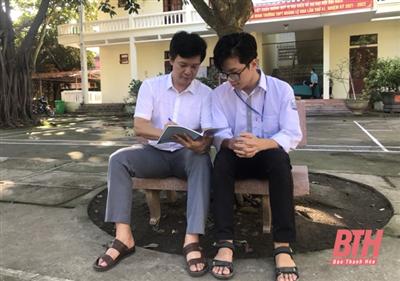 Thầy Mai Văn Ngọc - học Bác trên từng trang giáo án