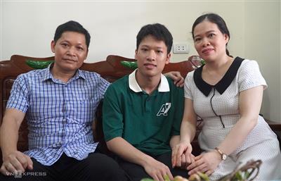 Thủ khoa khối B Mai Duy Anh Quân: Viết tiếp giấc mơ làm bác sĩ của mẹ