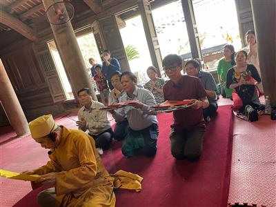 Thường trực Hội đồng doanh nhân họ Mai Việt Nam kính lễ xin phép việc tổ chức Đại hội Hội đồng doanh nhân họ Mai lần thứ Nhất vào ngày 1/6/2024