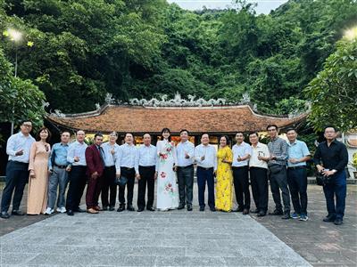 Một số hình ảnh của đoàn đại biểu dự Đại hội Doanh nhân họ Mai Việt Nam về dâng lễ Thần tổ Mai An Tiêm tại huyện Nga Sơn - Thanh Hóa