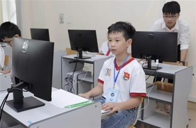 MAI THANH SƠN - đạt Huy hiệu “Tuổi trẻ sáng tạo” của Trung ương Đoàn TNCS Hồ Chí Minh