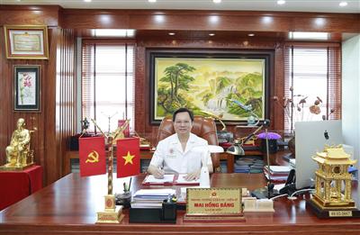 Trung tướng Giáo sư -Tiến sĩ Mai Hồng Bàng